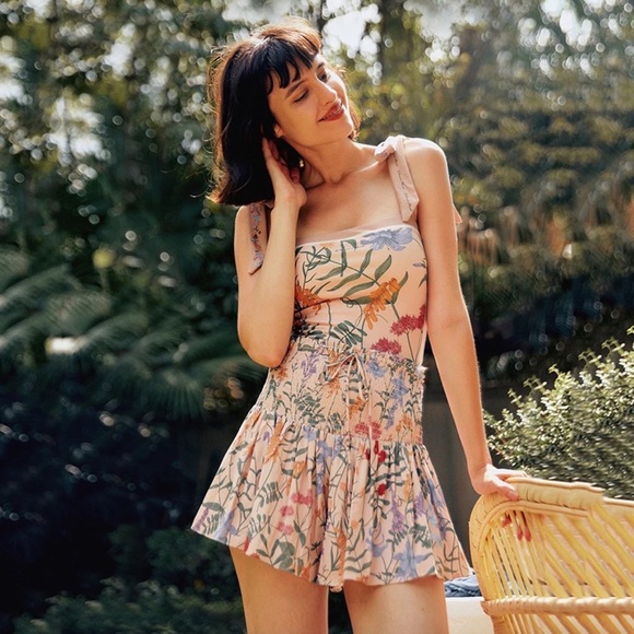 Retro Pink and White Floral Reversible Swimsuit with Shoulder Ties - Picture 5 of 16